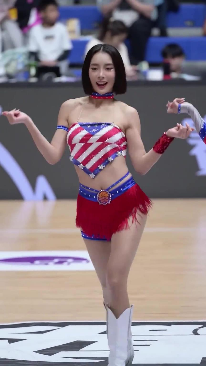 太離譜了 ！幾乎是完美女人！