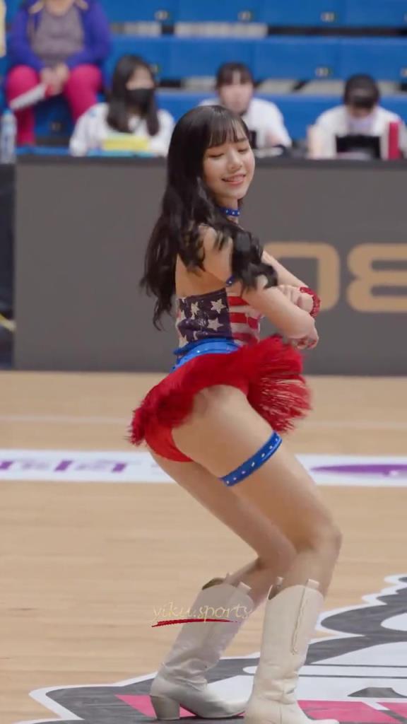 最好的啦啦隊(duì)小姐姐！自信，健康充滿活力！
