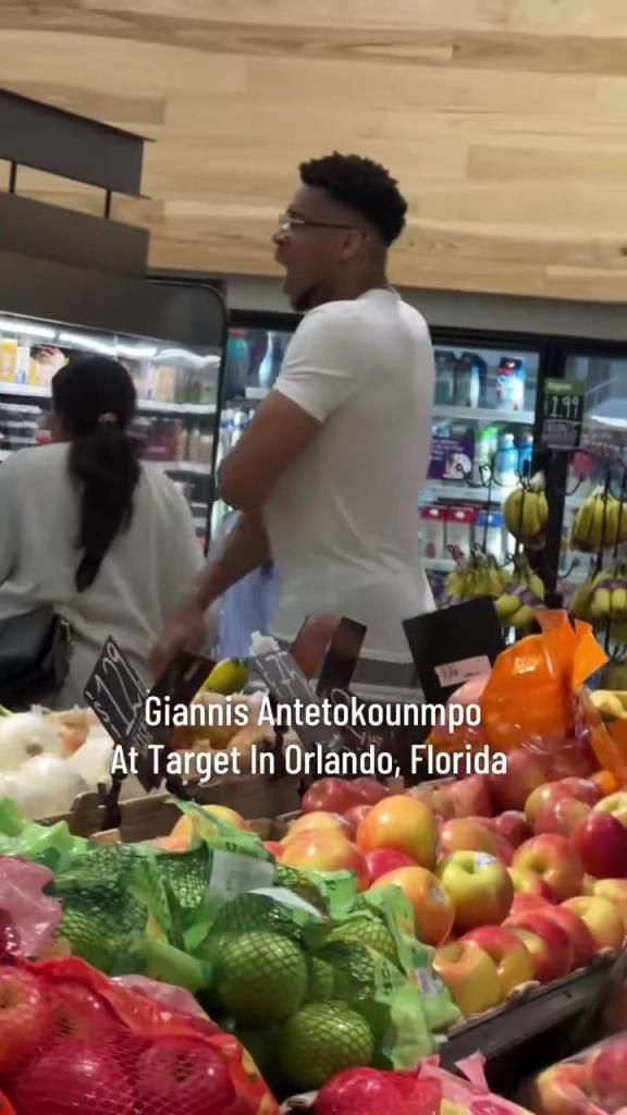 好男人??！字母哥在奧蘭多度假 陪妻子一起逛超市